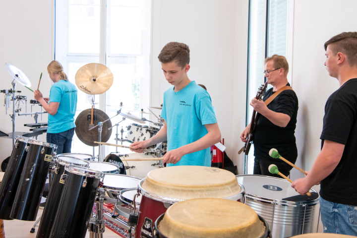 Musikalisches Zwischenspiel durch die Drum People der Kunst- und Musikschule Schwedt/Oder
