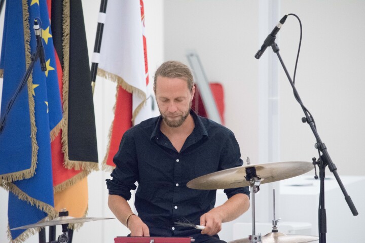 Aaron Christ am Schlagzeug
