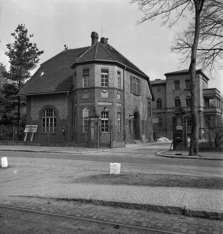 Sitz des Provinzialrates von 1939 bis 1946: der provinzeigene Gebäudekomplex in Alte Zauche 67 in Potsdam, Aufnahme: 1939