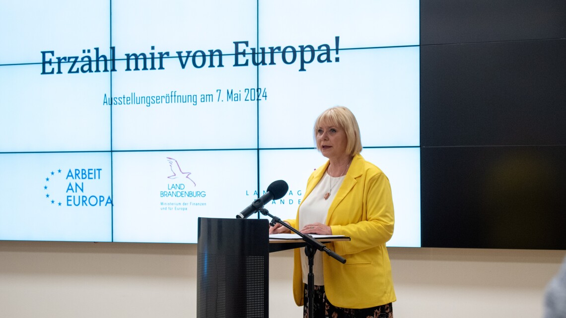Begrüßung der Landtagspräsidentin Prof. Dr. Ulrike Liedtke zur Ausstellungseröffnung im Landtag