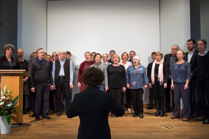 Musikalische Einführung zur Eröffnung der Woche der Brüderlichkeit 2018 durch den Chor International Potsdam unter der Leitung von Eugen Zigutkin