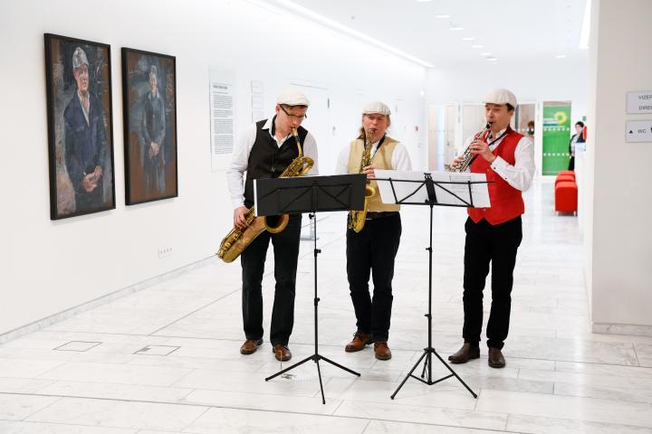 Musikalischer Auftakt durch das Saxophon Trio Les Connaisseurs