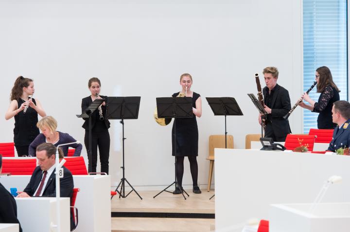 Das Bläserquintett der Jungen Philharmonie Brandenburg begleitete die Verleihung musikalisch.