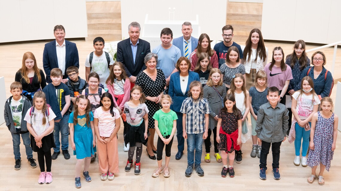 Gruppenfoto aller Preisträgerinnen und Preisträger des 69. Europäischen Wettbewerb