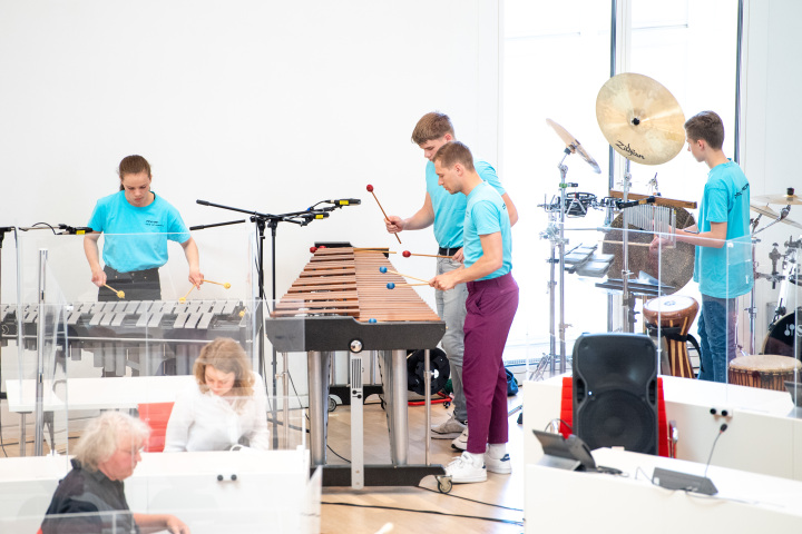 Musikalischer Auftakt der Preisverleihung durch die Drum People der Kunst- und Musikschule Schwedt/Oder