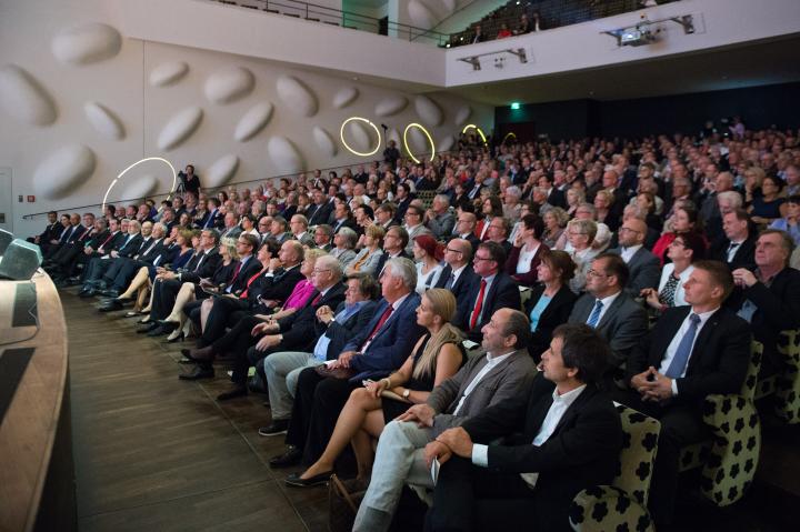 Blick in den Saal während der Festveranstaltung.