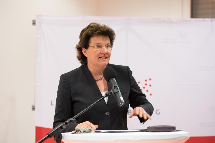 Begrüßung der Landtagspräsidentin Britta Stark zum Frauentagsempfang im Landtag.