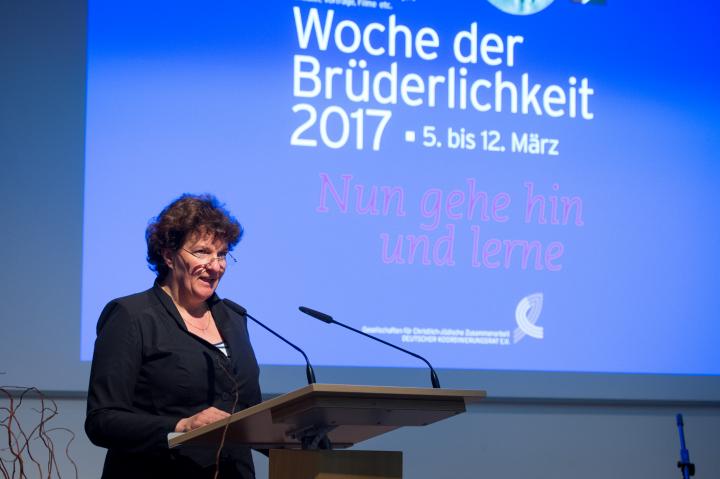 Grußwort der Landtagspräsidentin Britta Stark.