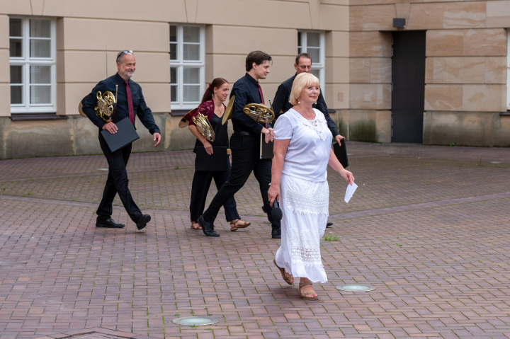 Landtagspräsidentin Prof. Dr. Ulrike Liedtke und das Hornquartett des Brandenburgischen Staatsorchesters aus Frankfurt 