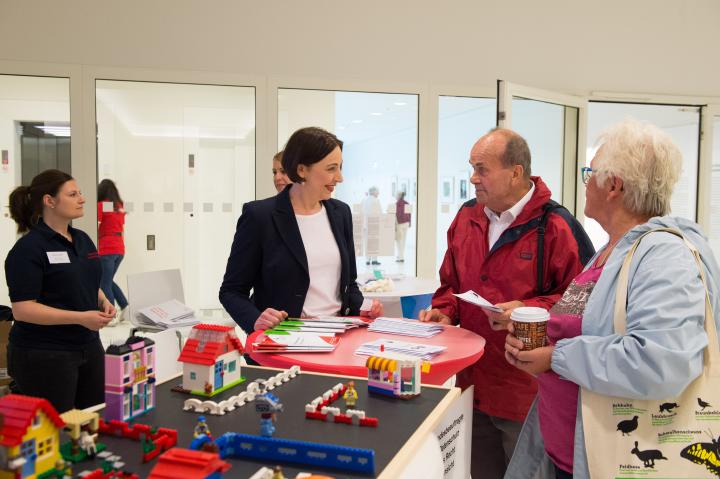 Impression aus dem Landtagsgebäude. Stand der Landesbeauftragten für den Datenschutz und das Recht auf Akteneinsicht.