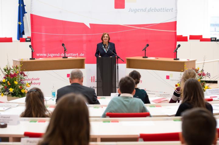 Grußwort der Ministerin für Bildung, Jugend und Sport Britta Ernst zum Landesfinale „Jugend debattiert“