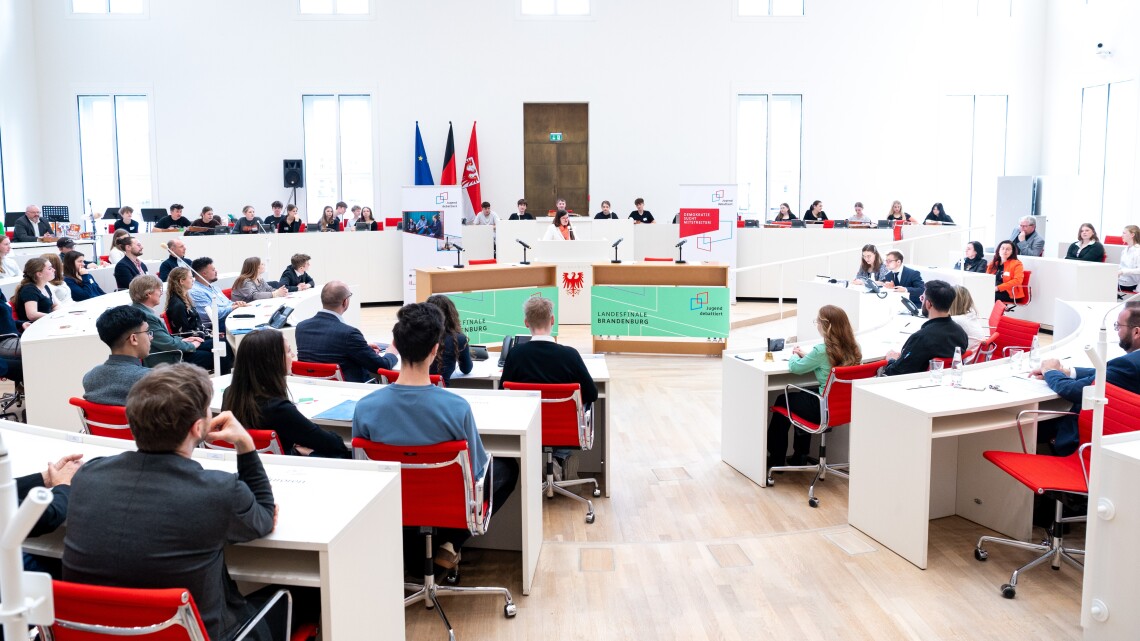 Blick in den Plenarsaal während der Begrüßung der Vizepräsidentin Dr. Jouleen Gruhn