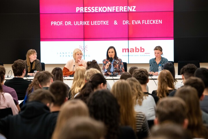 Impression der simulierten Pressekonferenz