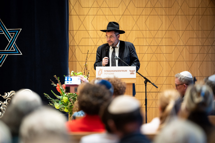 Psalmgebet: Psalm 133 verlesen durch Landesrabbiner Ariel Kirzon