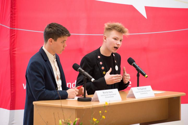 Finaldebatte in der Altersgruppe I: Moritz Herz (l.) und Till Daehnel (r.) 