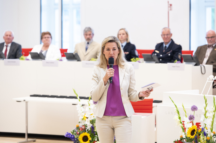 Moderatorin der Veranstaltung Juliane Sönnichsen