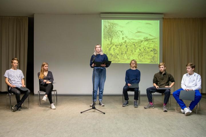 Lesung von Erinnerungsberichten durch Schülerinnen und Schüler des Gymnasiums Panketal