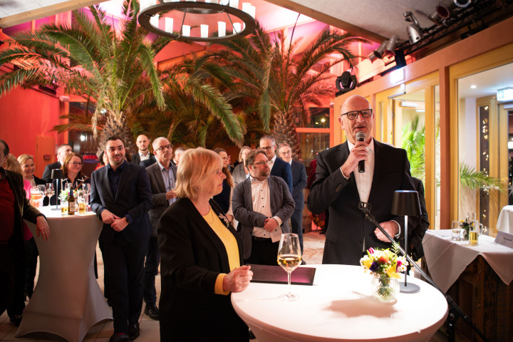 Ministerpräsident Dr. Dietmar Woidke begrüßt die Gäste zum traditionellen Neujahrsempfang im Restaurant „El Puerto“ Potsdam.