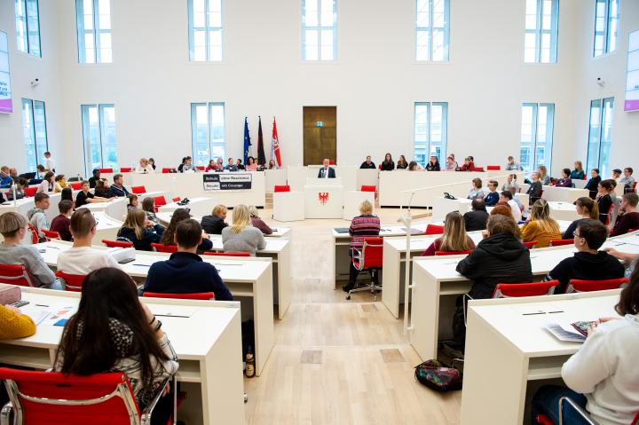 Blick in den Plenarsaal während der Eröffnung der Veranstaltung