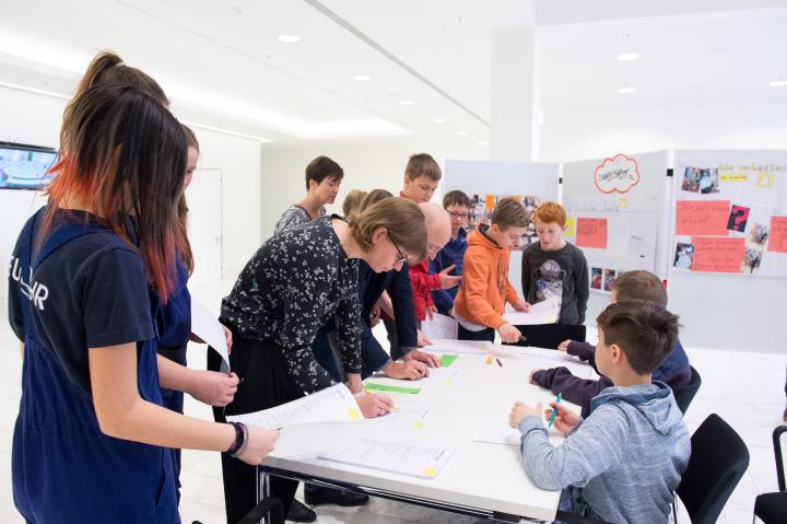 Impressionen der Workshops beim Safer Internet Day 2018 im Landtag.