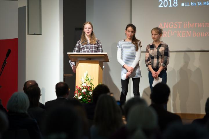 Präsentation von Schülerprojekten der Voltaireschule und des Humboldt-Gymnasiums Potsdam zur jüdischen Geschichte zur Eröffnung der Woche der Brüderlichkeit 2018