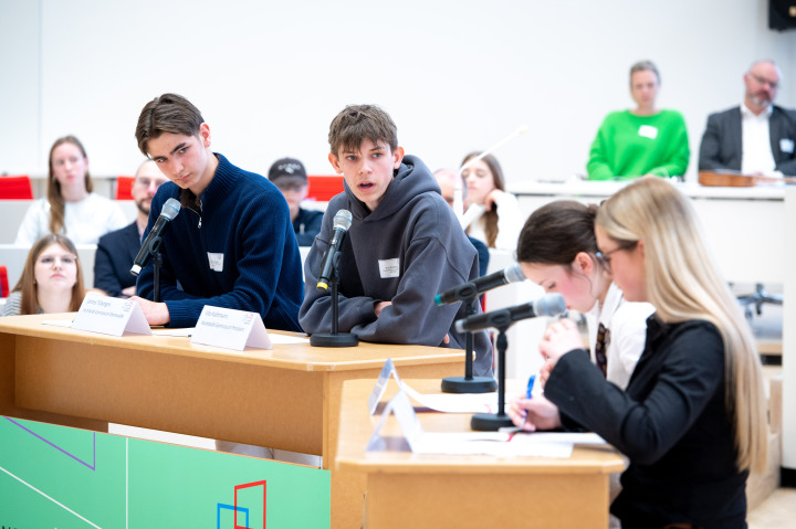 Impression der Finaldebatte der Altersgruppe I