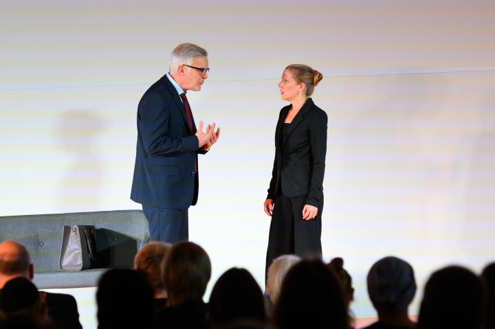 Impression der Theateraufführung „Unter Verschluss“ mit den Schauspielern Sophie Lochmann, Stefan Schill und Andreas Klopp