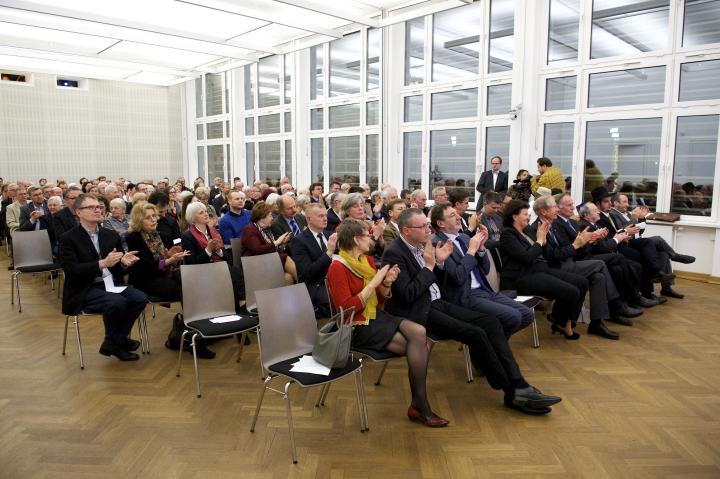 Blick in den Festsaal während der Veranstaltung.