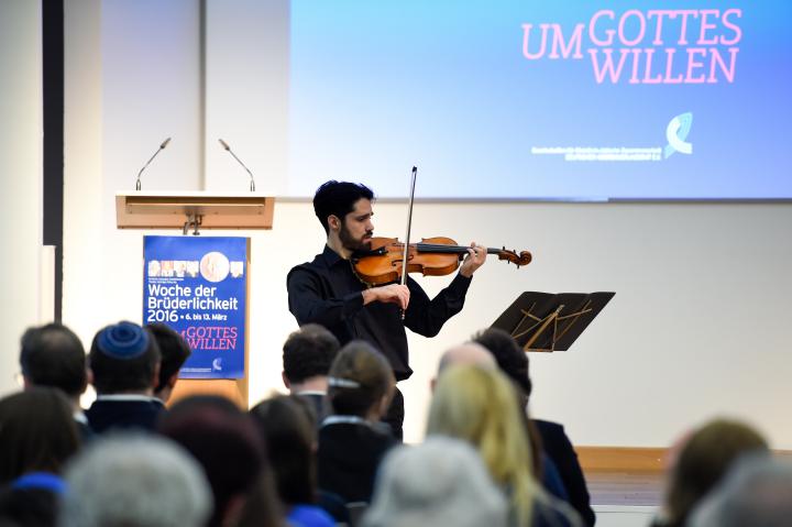 Musikalische Umrahmung der Festveranstaltung durch Avishai Chameides aus Berlin.