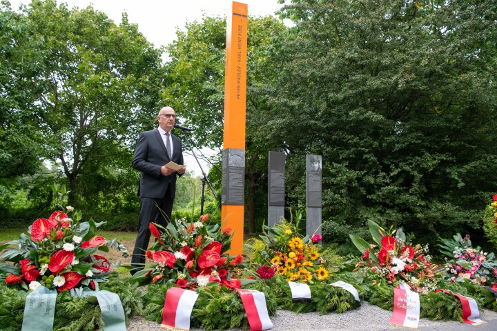 Gedenkrede des Ministerpräsidenten Dr. Dietmar Woidke zum 62. Jahrestag des Mauerbaus an den Gedenkstelen von Karl-Heinz Kube und Peter Mädler am Teltowkanal