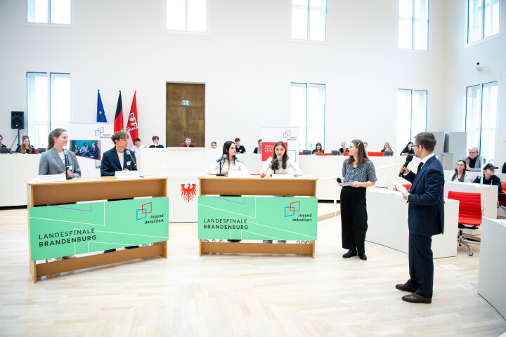 Impression der Finaldebatte der Altersgruppe II