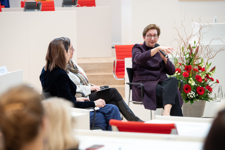 Bundesbauministerin Klara Geywitz im Gespräch