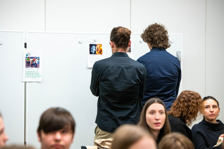 Präsentation der fiktiven Social Media Posts