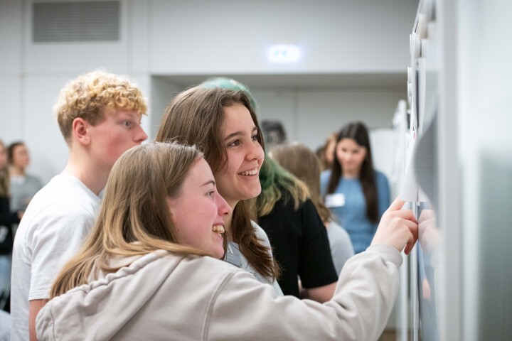 Präsentation der fiktiven Social Media Posts