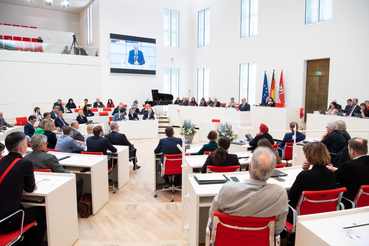 Blick in den Plenarsaal während der Rede des Ministerpräsidenten Dr. Dietmar Woidke
