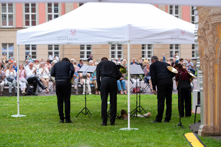 Das Hornquartett des Brandenburgischen Staatsorchesters Frankfurt bedankte sich beim Publikum.