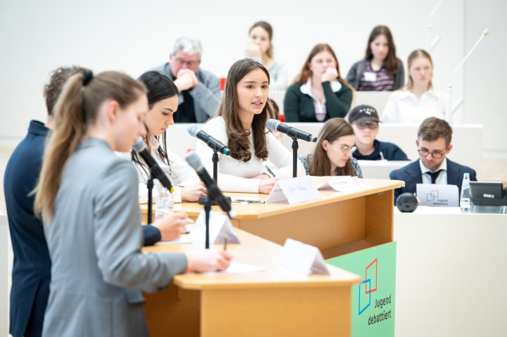 Impression der Finaldebatte der Altersgruppe II