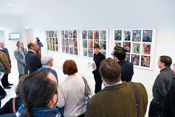 Führung durch die Ausstellung durch die Leiterin des Kunstarchivs Beeskow Florentine Nadolni