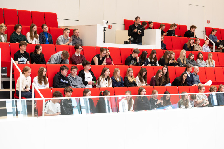 Blick in den Plenarsaal während der Finaleveranstaltung zu „Jugend debattiert“