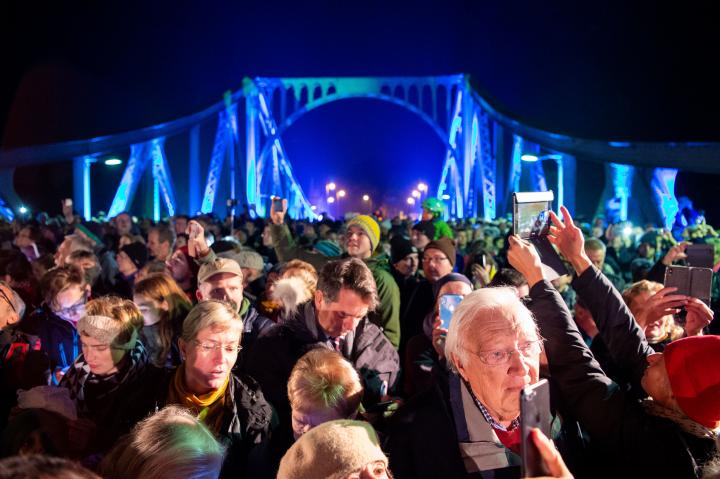 Impression der Veranstaltung „30 Jahre Friedliche Revolution“ auf der Glienicker Brücke am 10.11.2019