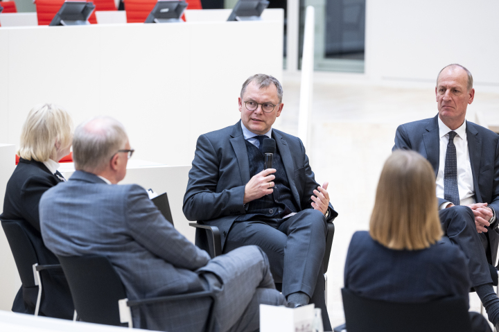 Markus Möller (Präsident des Verfassungsgerichts des Landes Brandenburg) während der Podiumsdiskussion