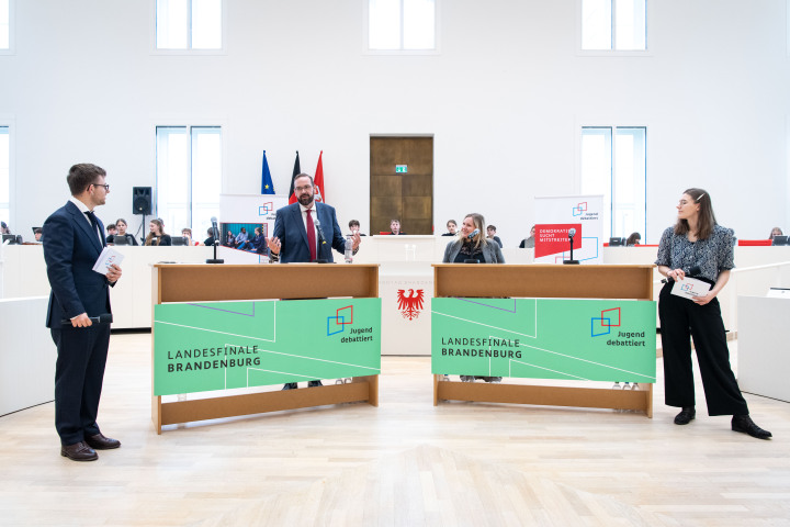 Fragen an den Minister für Bildung, Jugend und Sport Gordon Hoffmann