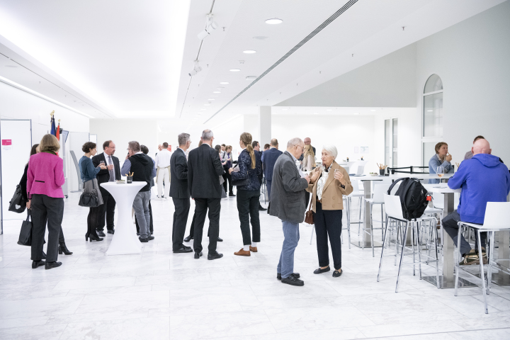 Impression des Empfangs in der Lobby des Landtages