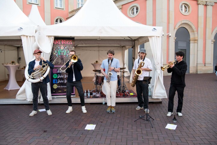 Musikalische Begleitung des parlamentarischen Abend durch die Band Duke Brass