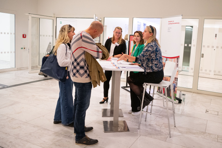 Stand zur Information der Landtag als Arbeitgeber