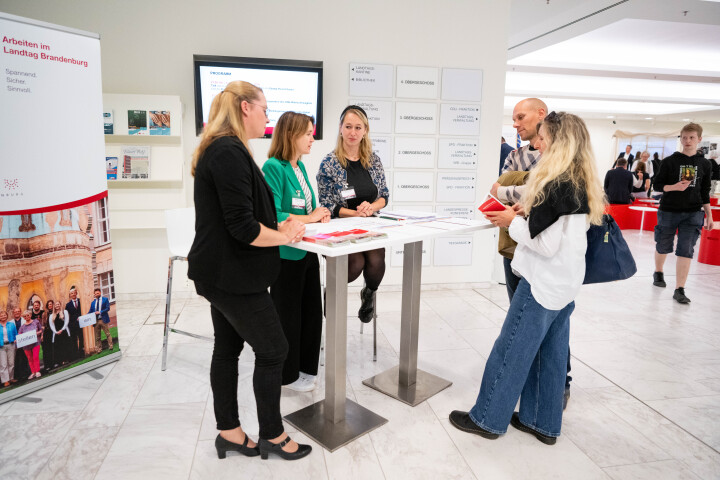 Stand zur Information der Landtag als Arbeitgeber