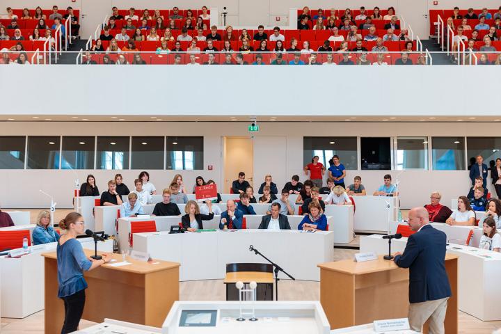 Blick in den Plenarsaal während der 2. Debatte