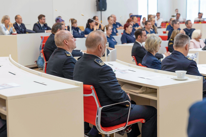 Blick in den Plenarsaal während der Feierstunde anlässlich 25 Jahre Einsatz-Notsorge-Team im Land Brandenburg