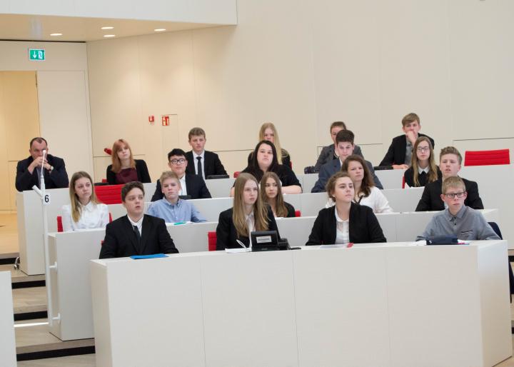 Impression der "Parlamentsdebatte" des Schülerparlaments. 