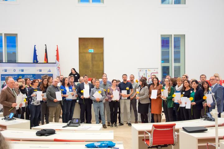 Gruppenfoto der Vertreterinnen und Vertreter der geehrten Unternehmen